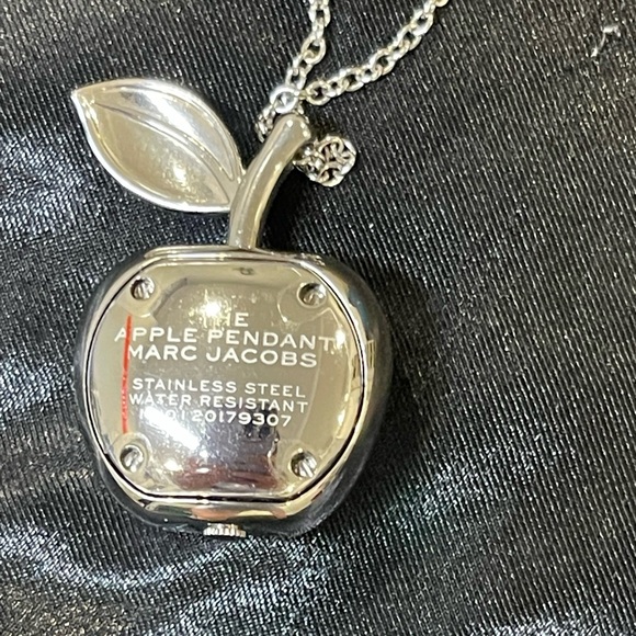 Marc Jacobs Silver Necklace Collection - Picture 3 of 4